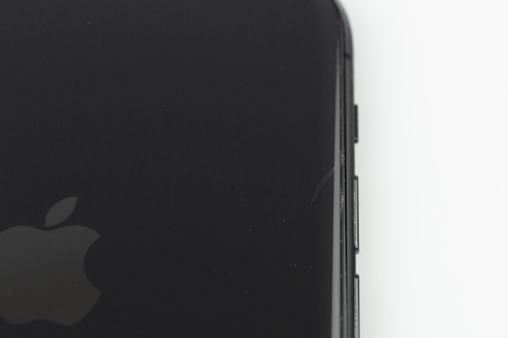 Exempel på iPhone i Grade B, bild 3 av 4, som visar produktens kosmetiska skick