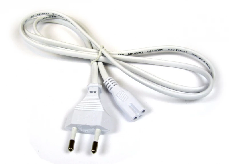 Billigt 2-stifts "8-tal" vit 220V strömkabel - 120 cm längd 2-pin "8-tal" Hvid 220v strømkabel - 120cm Længde