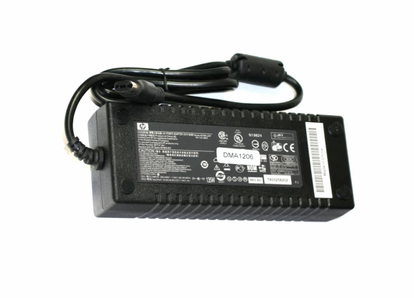 HP Compaq 135W 19V 7.1A laddare med oval Multi-pin tip - Original
