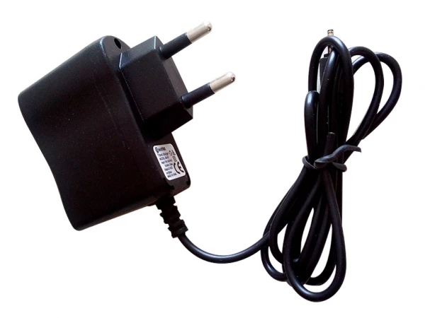 Billig 5V strömförsörjning Nokia liten laddkontakt - Köp ooriginal laddare här! 5V laddare med charger with small plug - kompatibel