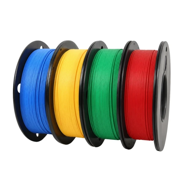 SKILPRO &ndash; Flexible PLA++ filamentpaket &ndash; R&ouml;d, gul, m&ouml;rkbl&aring; och gr&ouml;n &ndash; 4 x 1 kg